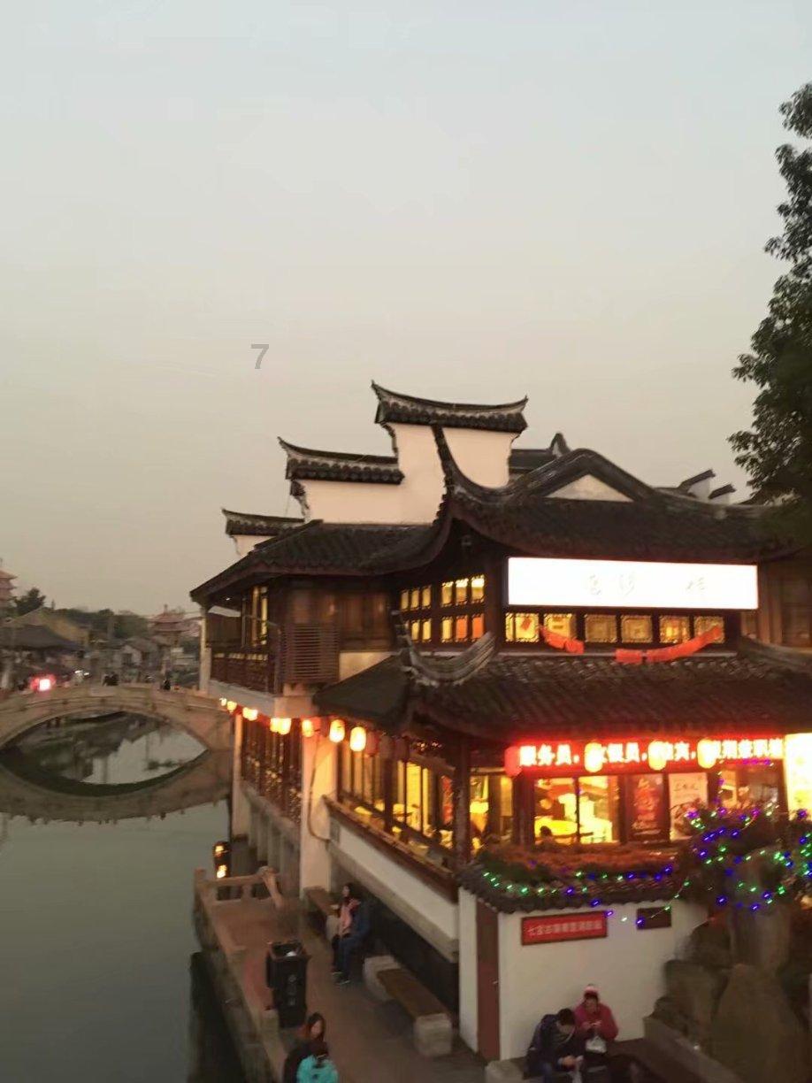拥堵的停车场